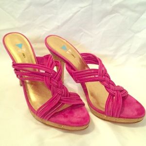 Fuchsia suede heels